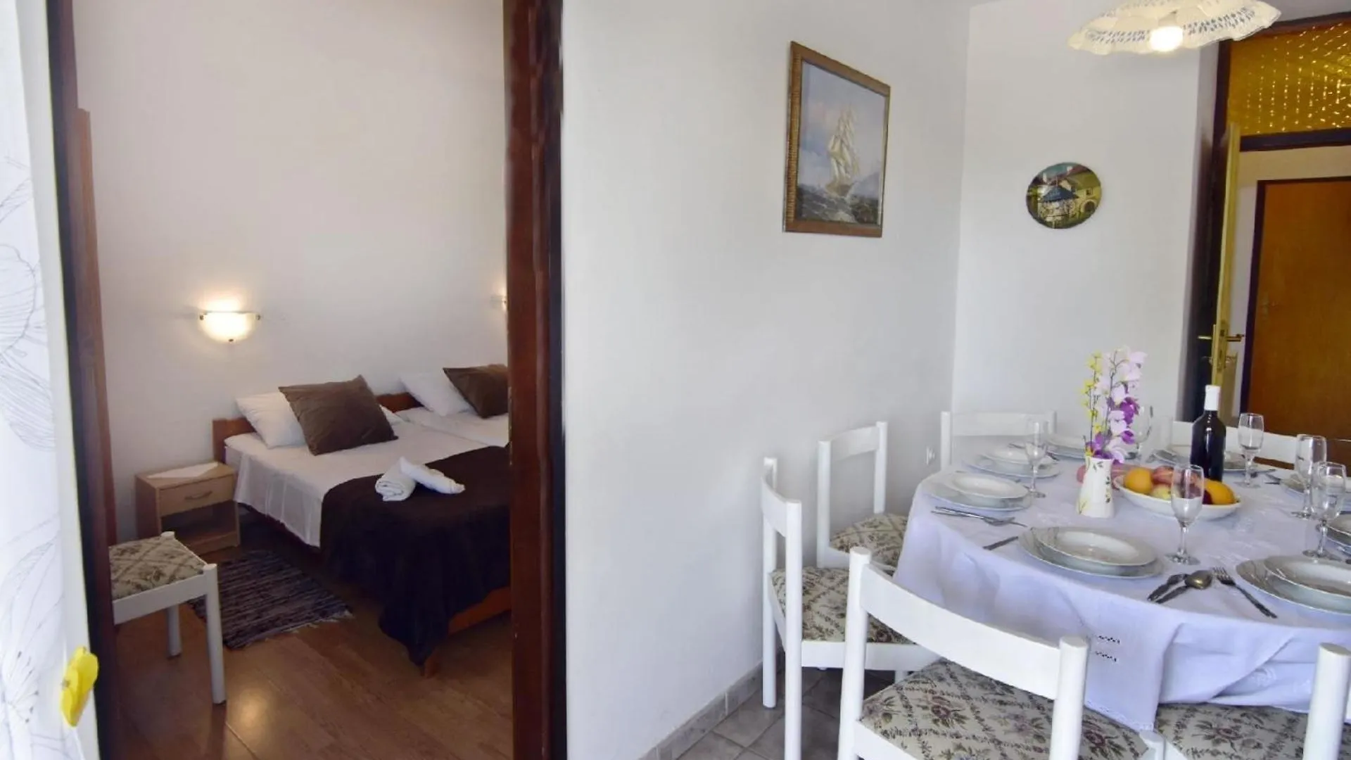 Geraeumige Wohnung In Der Naehe Des Zentrums Von Umag 0*,