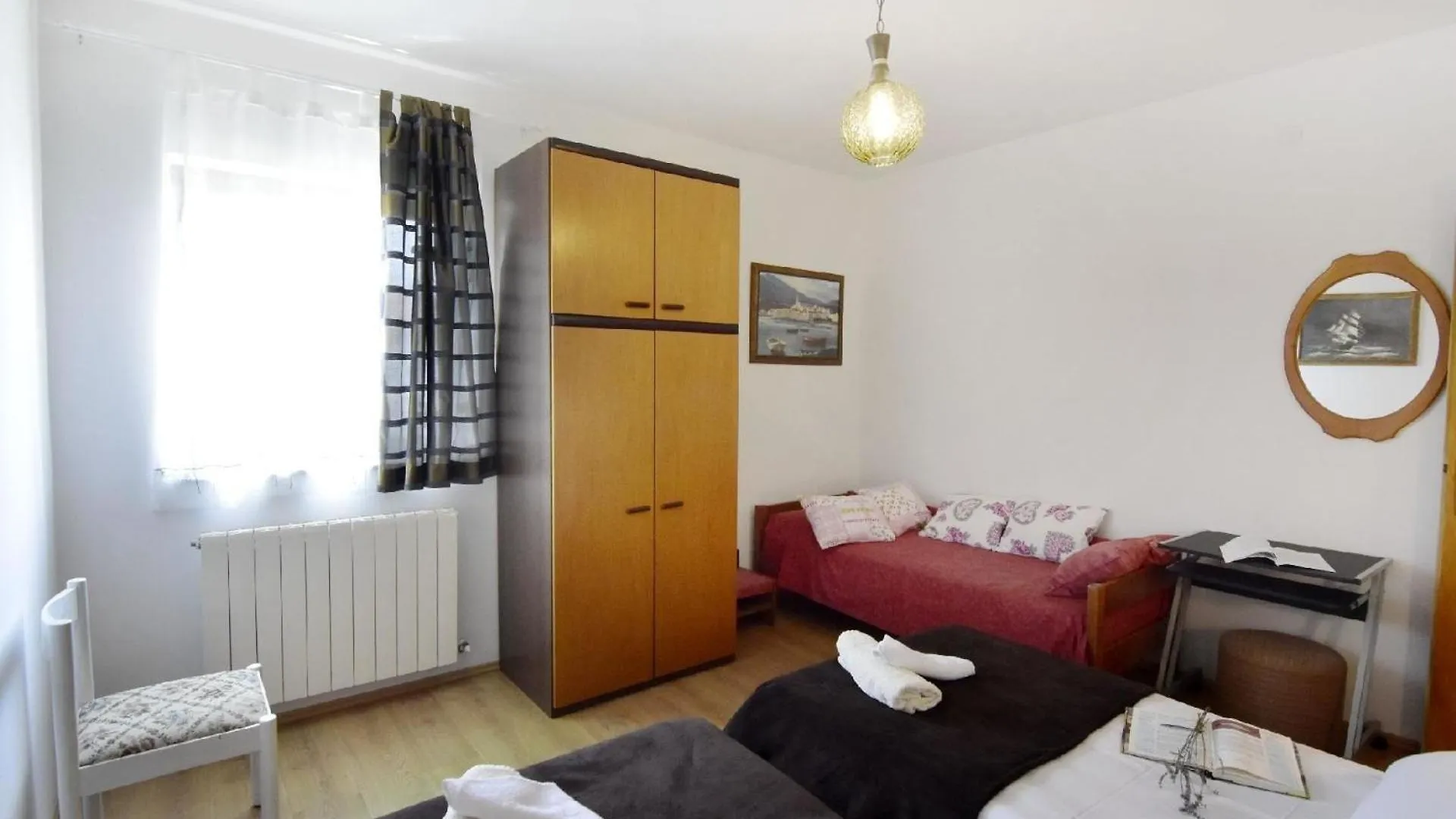 Geraeumige Wohnung In Der Naehe Des Zentrums Von Umag