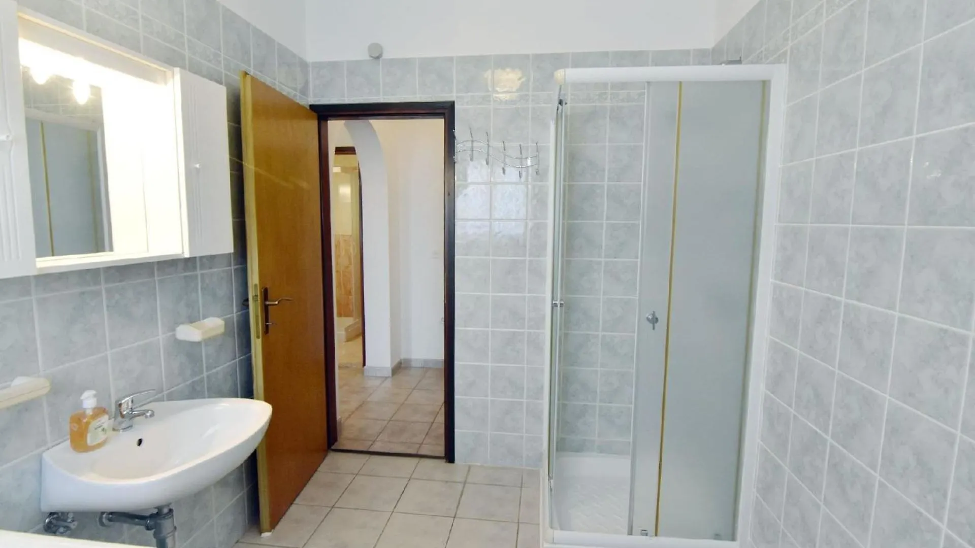 Geraeumige Wohnung In Der Naehe Des Zentrums Von Umag